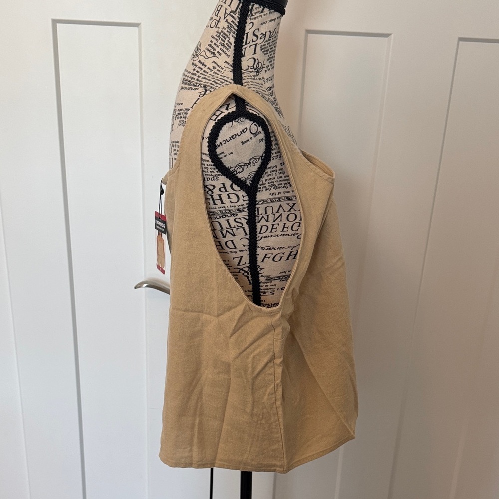Express Square Neck Tank Top in Beige/Tan - Picture 3 of 4